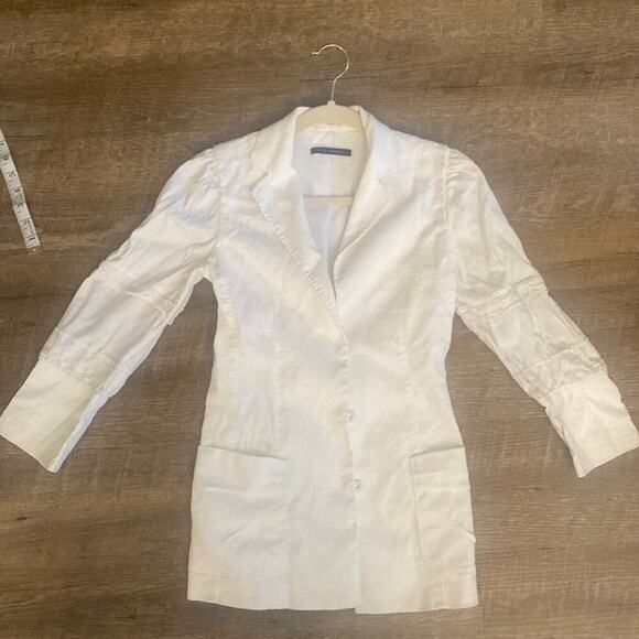 Elie Tahari Jackets & Blazers - Elie Tahari Ivory Linen Blazer Size 2